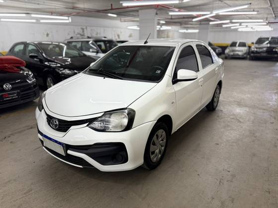TOYOTA ETIOS 1.5 X PLUS SEDAN 16V FLEX 4P MANUAL TOYOTA ETIOS 1.5 X PLUS SEDAN 16V FLEX 4P MANUAL